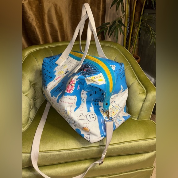 EUC ALICE + OLIVIA DUFFLE BAG BASQUIAT ASCENT WEEKENDER ***sold*** 12/17/25​ - Picture 2 of 10